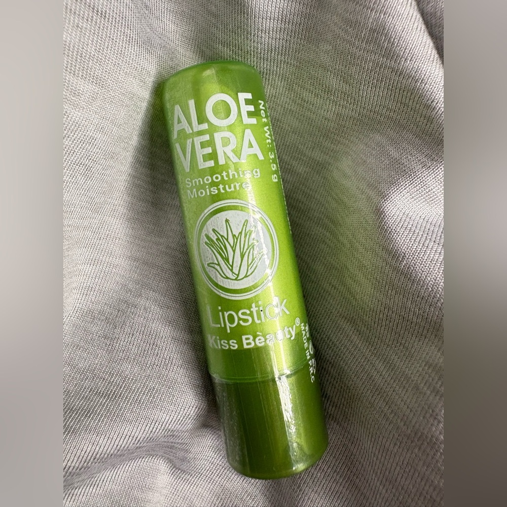 Randoms Winners Choice: Lip Care, Gloss & Lip Balm Nourish hydrate Shine Each - Picture 9 of 17